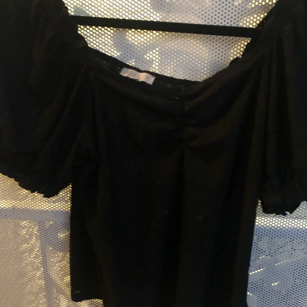Status by Chenault - Black Puff-Sleeve Women's Top - Classic Square Neck